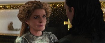 Movie still from “Thor: The Dark World” (2013), directed by Alan Taylor – A man and a woman looking at one another; Close Up shot, Over the shoulder angle