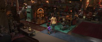 Movie still from “Toy Story 4” (2019), directed by Josh Cooley – A woman and a little girl are standing in a room; Wide shot, High angle