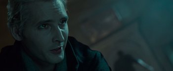 Movie still from “Twilight” (2008), directed by Catherine Hardwicke – A person wearing a black jacket; Close Up shot, Over the shoulder angle