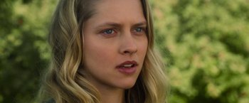 Movie still from “Warm Bodies” (2013), directed by Jonathan Levine – A woman's face with blue eyes; Close Up shot, Over the shoulder angle