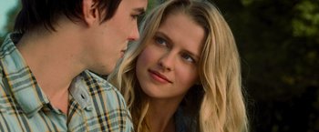 Movie still from “Warm Bodies” (2013), directed by Jonathan Levine – A man and a woman looking at one another; Close Up shot, Over the shoulder angle