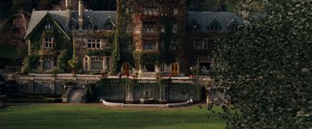 Movie still from “X-Men: The Last Stand” (2006), directed by Brett Ratner – Extreme Wide shot, High angle