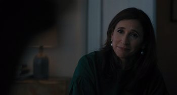 Movie still from “You Hurt My Feelings” (2023), directed by Nicole Holofcener – A person sitting in a room; Close Up shot, Over the shoulder angle