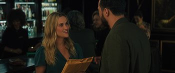 Movie still from “Your Place or Mine” (2023), directed by Aline Brosh McKenna – A man and a woman talking to each other; Medium shot, Over the shoulder angle