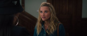 Movie still from “Your Place or Mine” (2023), directed by Aline Brosh McKenna – A person with long blonde hair; Close Up shot, Over the shoulder angle