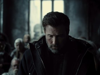 Movie still from “Zack Snyder's Justice League” (2021), directed by Zack Snyder – A person with a beard; Close Up shot, Low angle