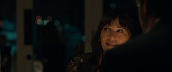 Movie still from “Celeste & Jesse Forever” (2012), directed by Lee Toland Krieger – A person looking up at the sky; Close Up shot, Over the shoulder angle