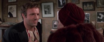 Movie still from “Funny Lady” (1975), directed by Herbert Ross – A man and a woman talking in front of a mirror; Close Up shot, Over the shoulder angle