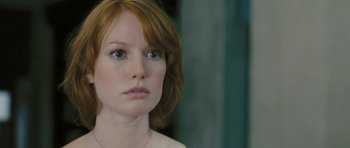 Movie still from “88 Minutes” (2007), directed by Jon Avnet – A person with red hair; Close Up shot, Over the shoulder angle
