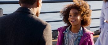 Movie still from “Annie” (2014), directed by Will Gluck – A man and a woman talking to each other; Close Up shot, Over the shoulder angle