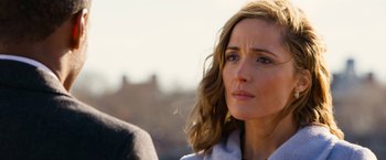 Movie still from “Annie” (2014), directed by Will Gluck – A person looking at the camera; Close Up shot, Over the shoulder angle