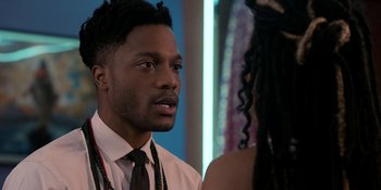 Movie still from “Coming 2 America” (2021), directed by Craig Brewer – A man and a woman are talking to each other; Close Up shot, Over the shoulder angle