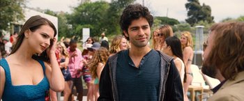 A man standing in front of a group of people