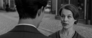 Movie still from “Frantz” (2016), directed by François Ozon – A man and a woman are talking to each other; Close Up shot, Over the shoulder angle