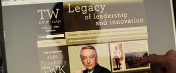 Movie still from “Get the Gringo” (2012), directed by Adrian Grunberg – An image of an article on a website; Extreme Close Up shot, Over the shoulder angle