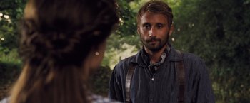 Movie still from “Far from the Madding Crowd” (2015), directed by Thomas Vinterberg – A young man standing next to a young woman; Close Up shot, Over the shoulder angle
