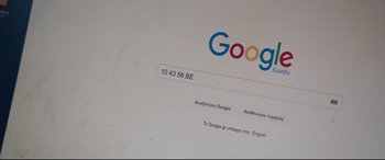 Movie still from “Jason Bourne” (2016), directed by Paul Greengrass – A computer screen showing a google search page; Extreme Close Up shot, High angle
