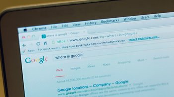 Movie still from “It Had to Be You” (2015), directed by Sasha Gordon – A computer screen showing a page on a google site; Extreme Close Up shot, High angle