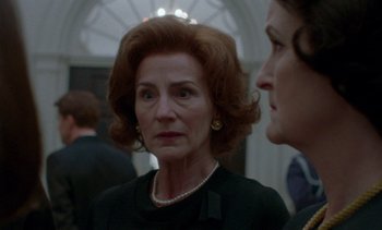 Movie still from “Jackie” (2016), directed by Pablo Larraín – A woman in a black dress is looking at another woman in a black dress; Close Up shot, Over the shoulder angle