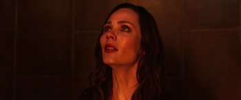 Movie still from “Jigsaw” (2017), directed by Michael Spierig – A person looking up at the sky; Close Up shot, Low angle