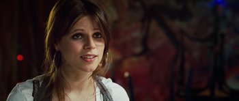 Movie still from “Jumper” (2008), directed by Doug Liman – A person wearing a white shirt; Close Up shot, High angle