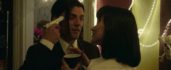 Movie still from “Life Itself” (2018), directed by Dan Fogelman – A man and a woman are holding a cup; Close Up shot, Over the shoulder angle