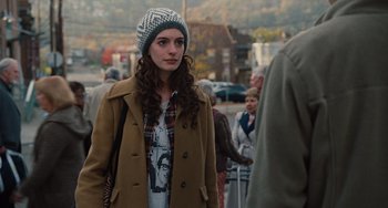 Movie still from “Love & Other Drugs” (2010), directed by Edward Zwick – Medium shot, Over the shoulder angle