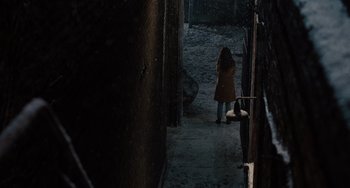 Movie still from “Love & Other Drugs” (2010), directed by Edward Zwick – Extreme Wide shot, High angle