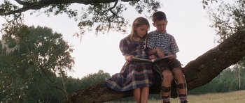 Movie still from “Forrest Gump” (1994), directed by Robert Zemeckis – Medium shot, Low angle