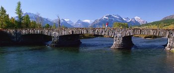 Movie still from “Forrest Gump” (1994), directed by Robert Zemeckis – Extreme Wide shot, Low angle