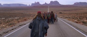 Movie still from “Forrest Gump” (1994), directed by Robert Zemeckis – Wide shot, Over the shoulder angle