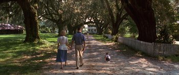 Movie still from “Forrest Gump” (1994), directed by Robert Zemeckis – Wide shot, Over the shoulder angle