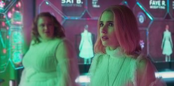 Movie still from “Paradise Hills” (2019), directed by Alice Waddington – A woman with pink hair standing next to another woman in a white dress; Close Up shot, Over the shoulder angle