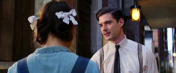 Movie still from “Pearl” (2022), directed by Ti West – A man and a woman talking to each other; Close Up shot, Over the shoulder angle