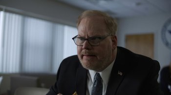 Movie still from “Full Circle” (2023), directed by Steven Soderbergh – Close Up shot, Over the shoulder angle