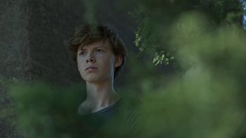 Movie still from “Full Circle” (2023), directed by Steven Soderbergh – Close Up shot, Low angle