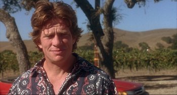 Movie still from “Sideways” (2004), directed by Alexander Payne – A person wearing a hawaiian shirt; Close Up shot, Low angle