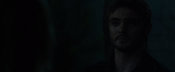 Movie still from “The 5th Wave” (2016), directed by J Blakeson – A person in a dark room; Close Up shot, Over the shoulder angle