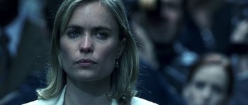 Movie still from “Phone Booth” (2002), directed by Joel Schumacher – A person wearing a white shirt; Close Up shot, Over the shoulder angle