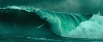 Movie still from “Point Break” (2015), directed by Ericson Core – Extreme Wide shot, High angle