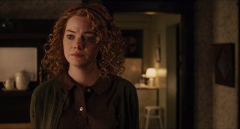 Movie still from “The Help” (2011), directed by Tate Taylor – A person with curly red hair; Close Up shot, Over the shoulder angle