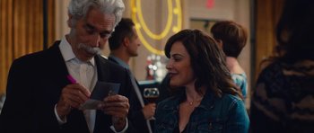 Movie still from “The Hero” (2017), directed by Brett Haley – A man and a woman talking to each other; Close Up shot, Over the shoulder angle