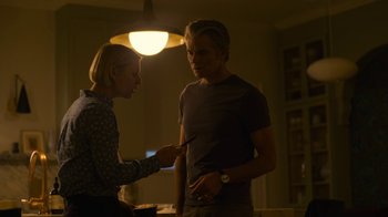 Movie still from “Full Circle” (2023), directed by Steven Soderbergh – Medium shot, Over the shoulder angle