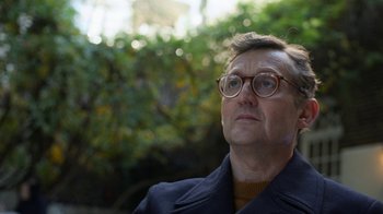 Movie still from “Full Circle” (2023), directed by Steven Soderbergh – Close Up shot, Low angle