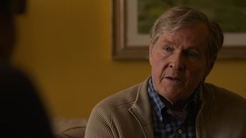 Movie still from “Full Circle” (2023), directed by Steven Soderbergh – Close Up shot, Over the shoulder angle