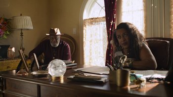 Movie still from “Full Circle” (2023), directed by Steven Soderbergh – Medium shot, Over the shoulder angle