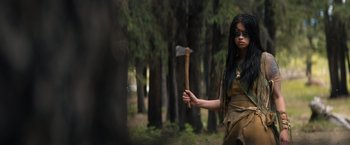 Movie still from “Prey” (2022), directed by Dan Trachtenberg – Close Up shot, Over the shoulder angle