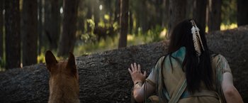 Movie still from “Prey” (2022), directed by Dan Trachtenberg – Medium shot, Over the shoulder angle