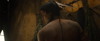 Movie still from “Prey” (2022), directed by Dan Trachtenberg – Close Up shot, Over the shoulder angle