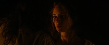 Movie still from “The Last of the Mohicans” (1992), directed by Michael Mann – A young woman is looking into the camera; Close Up shot, Over the shoulder angle